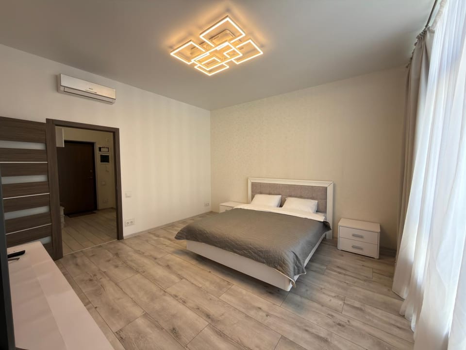 Bed, TV and multimedia, Photo of the whole room, Bedroom, internet, air conditioner