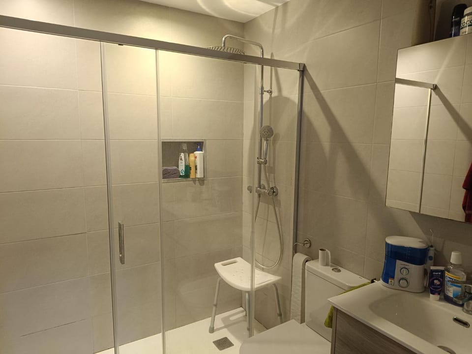 Apartament Gayfriendly shared near Barcelona Bed and Breakfast in L'Hospitalet de Llobregat