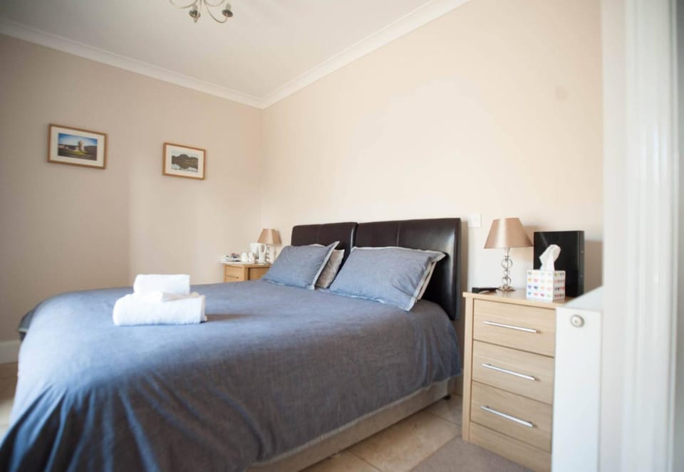 Shower, Toilet, Patio, TV and multimedia, Coffee/tea facilities, Balcony/Terrace, Photo of the whole room, Bedroom