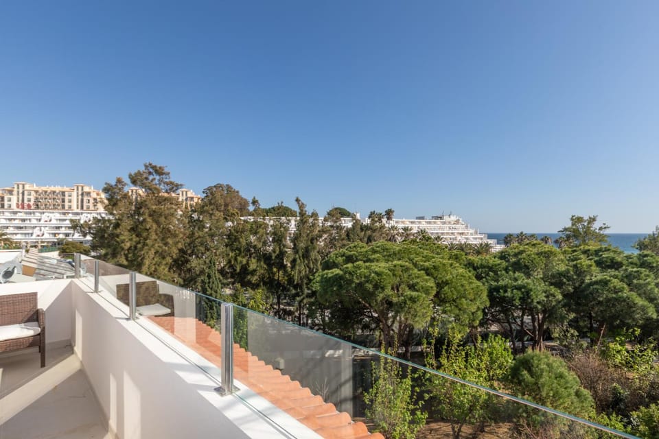 Seven Seafront Bed and Breakfast in Albufeira