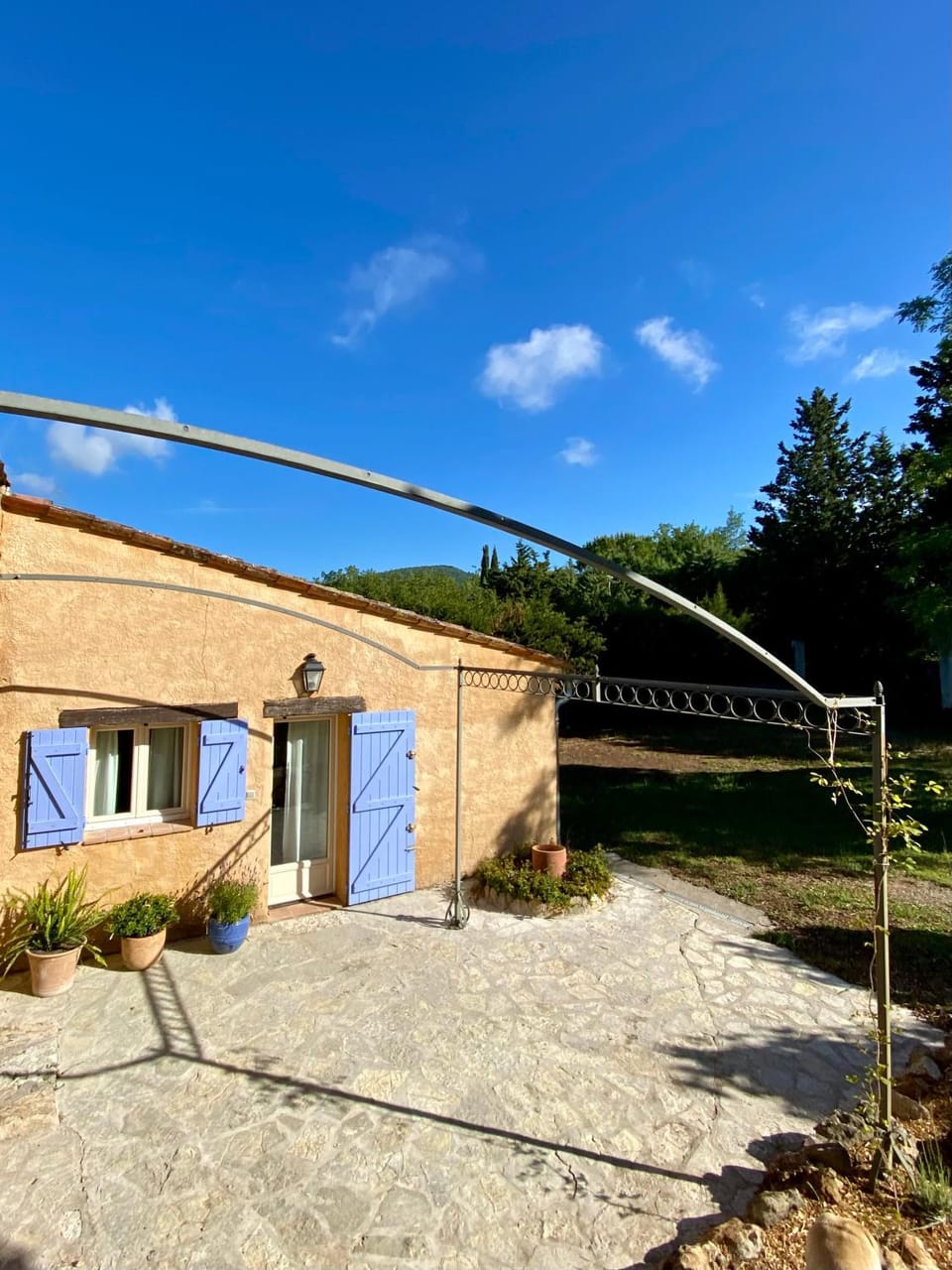 Barbotine, guest house for two people Apartment in Fayence