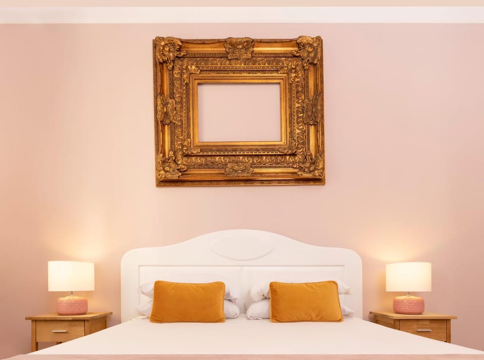 Bed, Photo of the whole room, Decorative detail, Bedroom