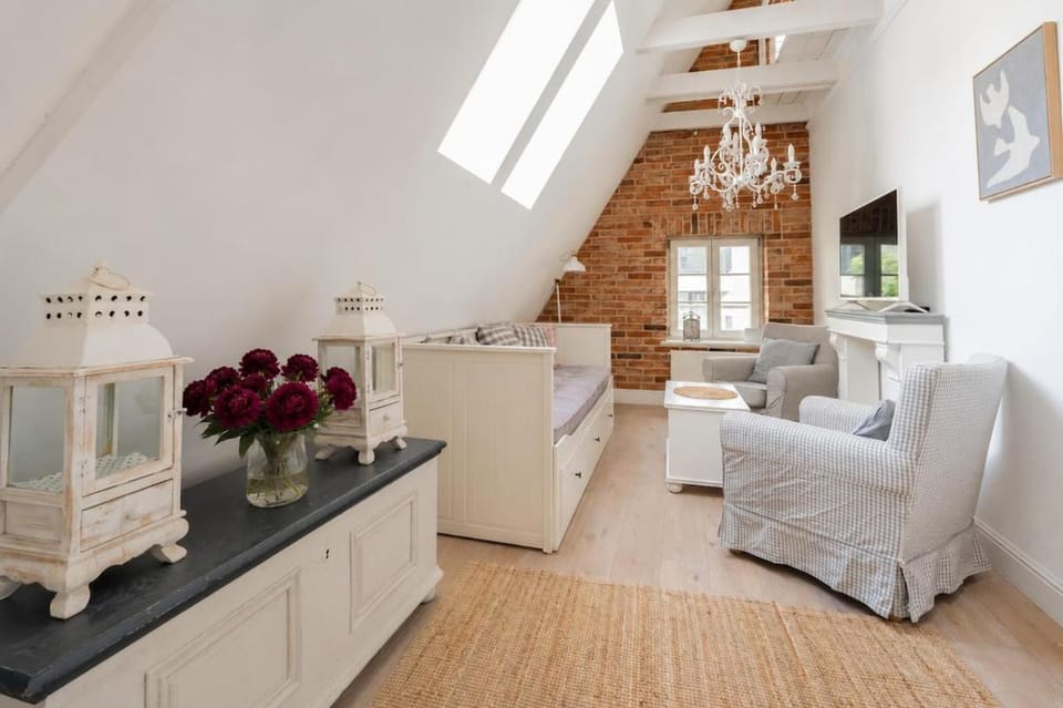 Old Town Skylight Apartament-Laciarska AS Home Apartment in Wroclaw