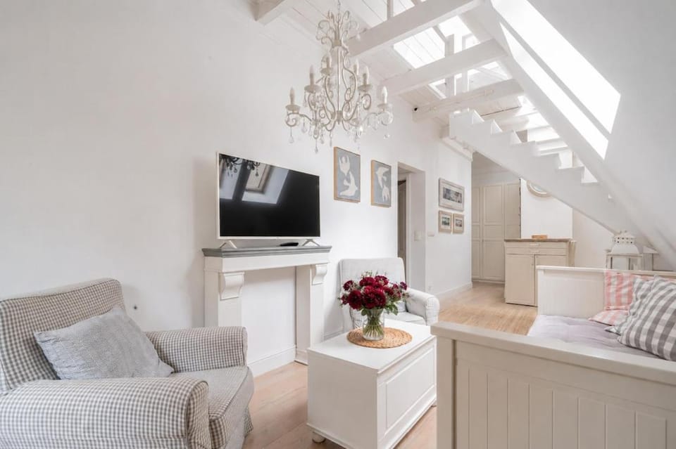 Old Town Skylight Apartament-Laciarska AS Home Apartment in Wroclaw