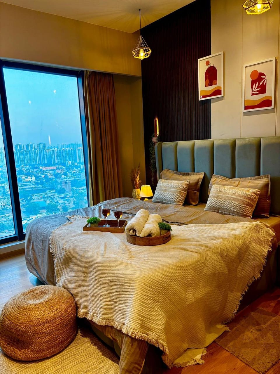Prime Stay in Blue Sapphire Apartment in Noida