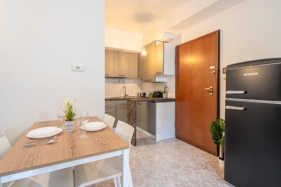 Lake Como - Front Station - Lake at 2 min - Wifi Apartment in Province of Lecco
