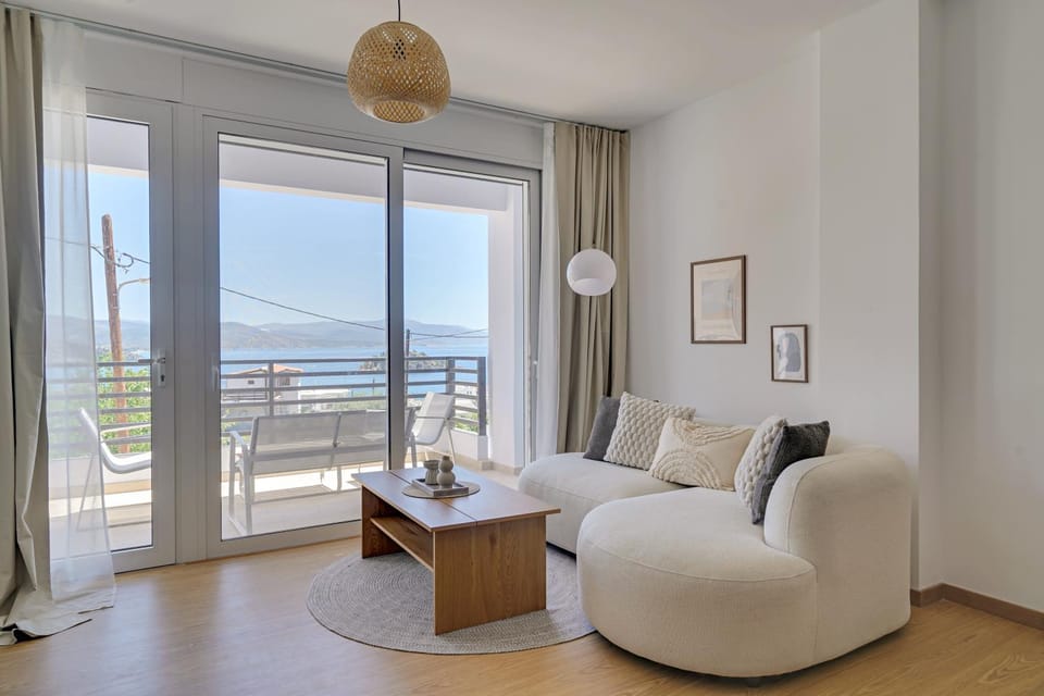 Natural landscape, View (from property/room), Balcony/Terrace, Living room, Seating area, Sea view