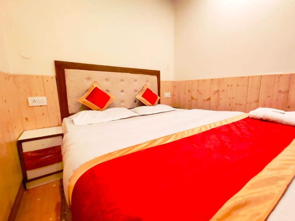 Regency Shooryaa Near The Mall Shimla Hotel in Shimla