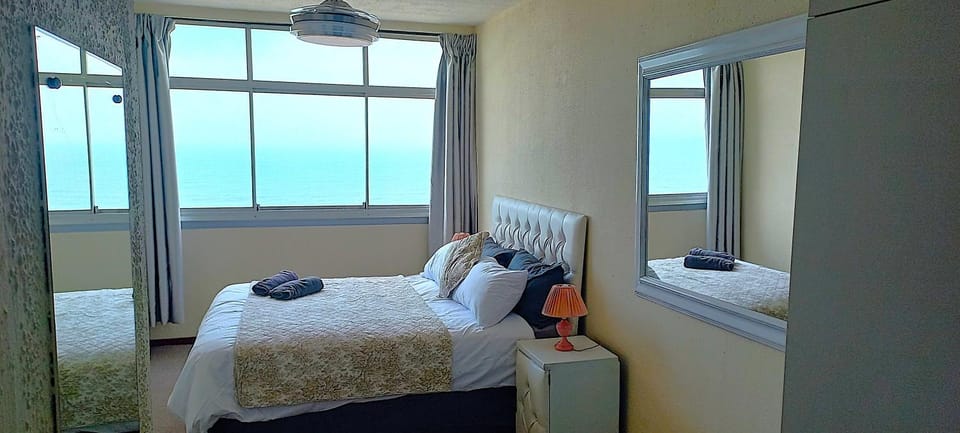 Bedroom, Sea view
