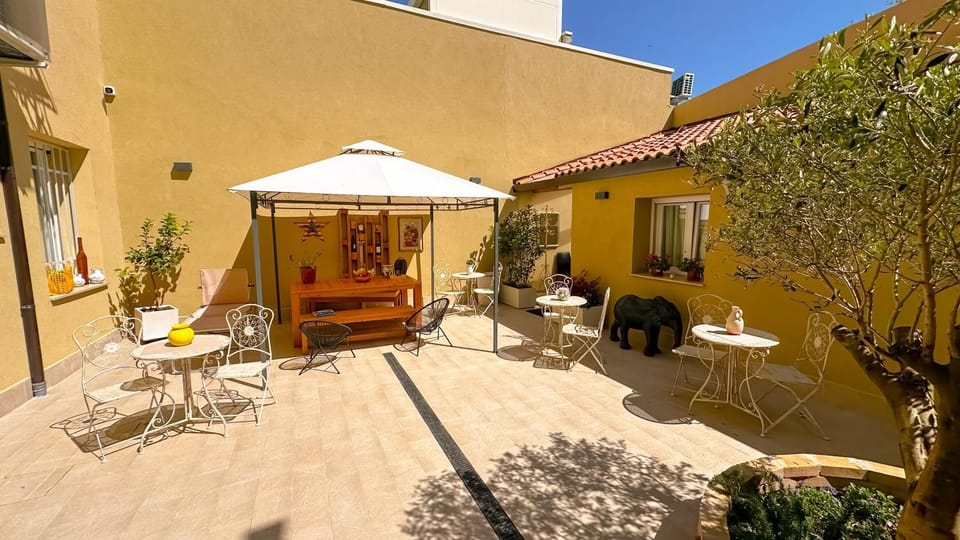 Patio, Day, Garden, Breakfast