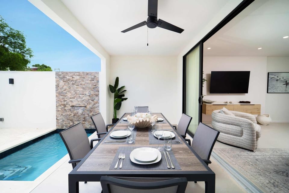 Walk to Beach New Elegant 3BR Villa with Pool House in Saint James