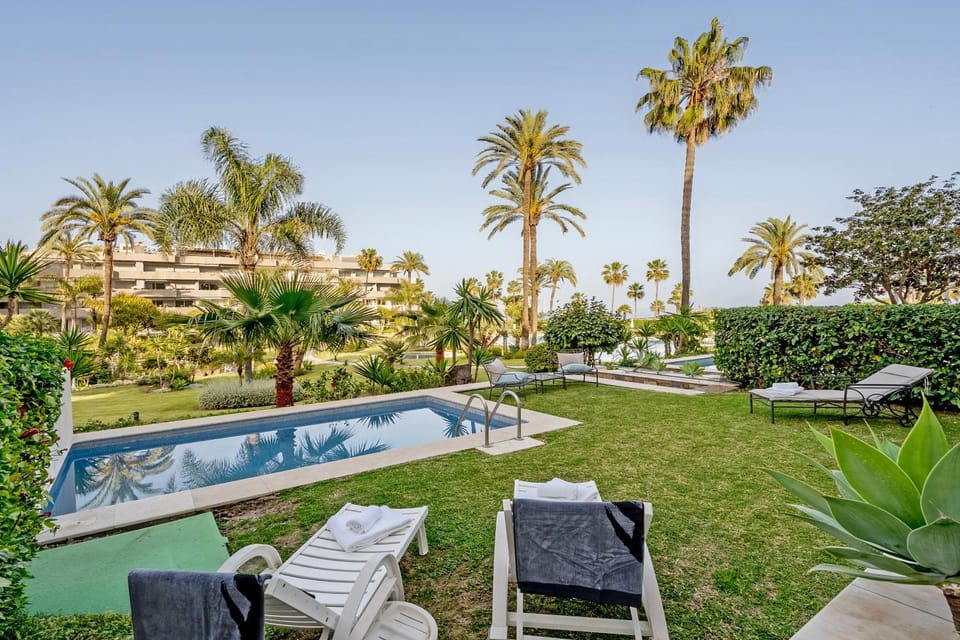Luxury Beachfront Apt with Private Garden & Pool Apartment in Marbella
