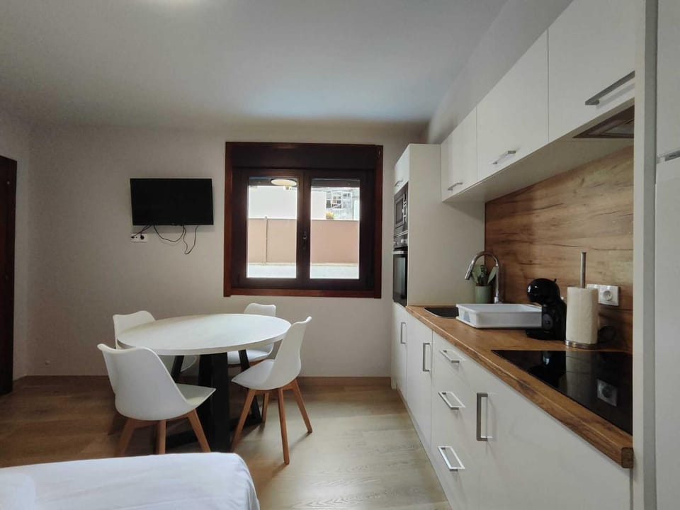 Kitchen or kitchenette, Photo of the whole room, Dining area, Bedroom
