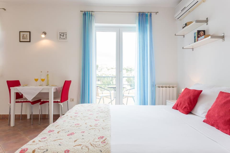 Studio Apartment Julia with balcony and sea view Apartment in Dubrovnik