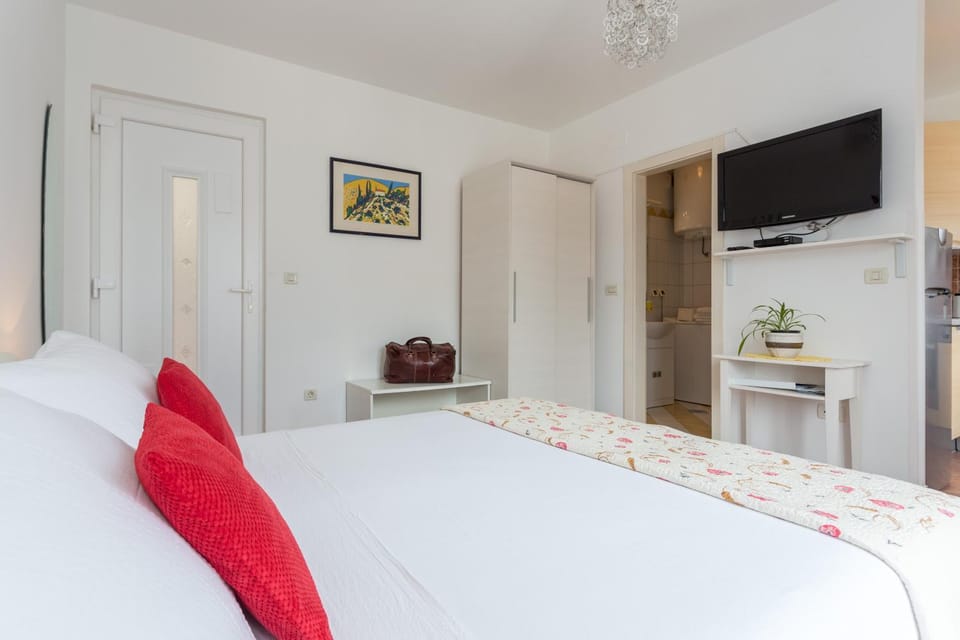 Studio Apartment Julia with balcony and sea view Apartment in Dubrovnik