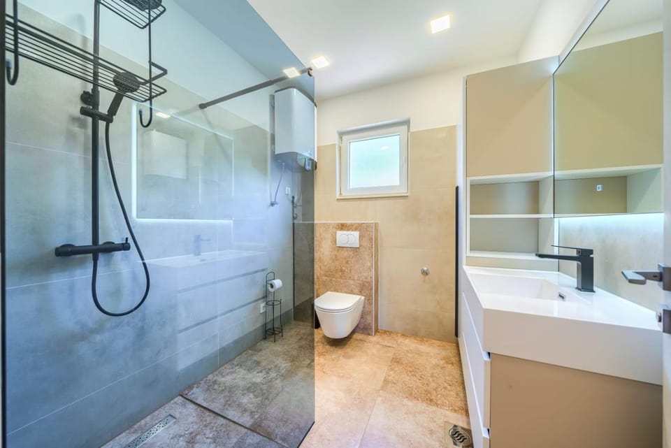 Shower, Toilet, Bathroom