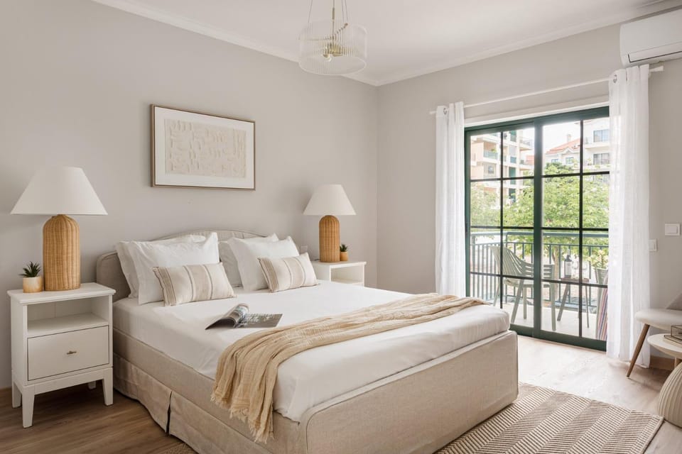 Bed, Balcony/Terrace, Seating area, Bedroom, wardrobe, air conditioner