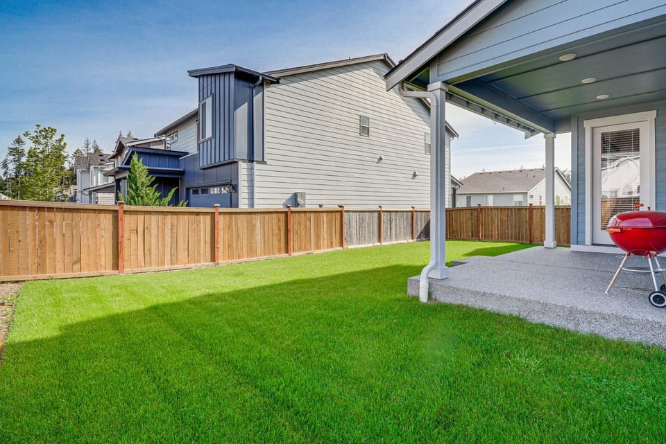 Fenced Yard & Grill! Family Haven in Port Orchard House in Port Orchard