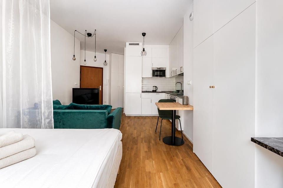 Kitchen or kitchenette, Photo of the whole room, Seating area, oven, stove