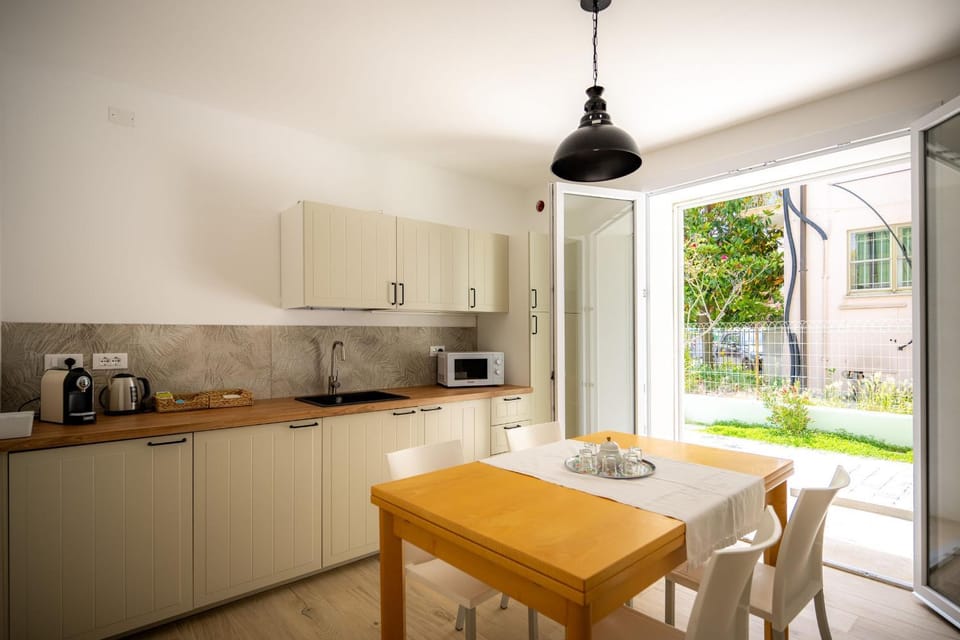 Property building, Kitchen or kitchenette, Living room