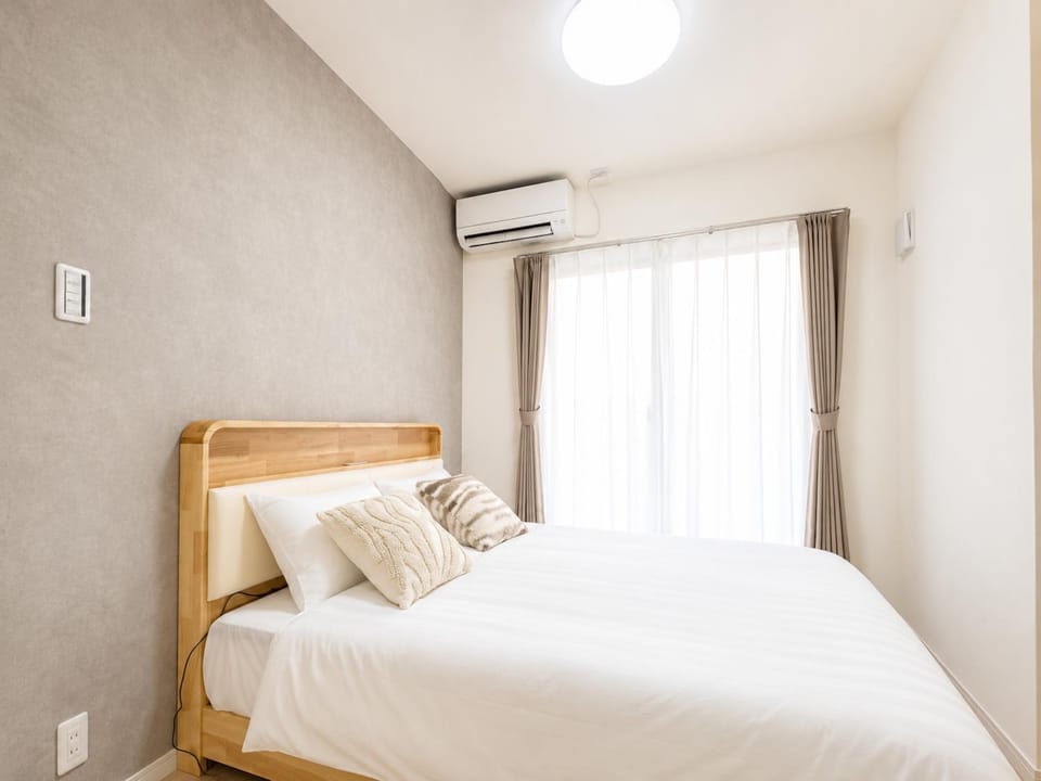 Bed, Bedroom, air conditioner