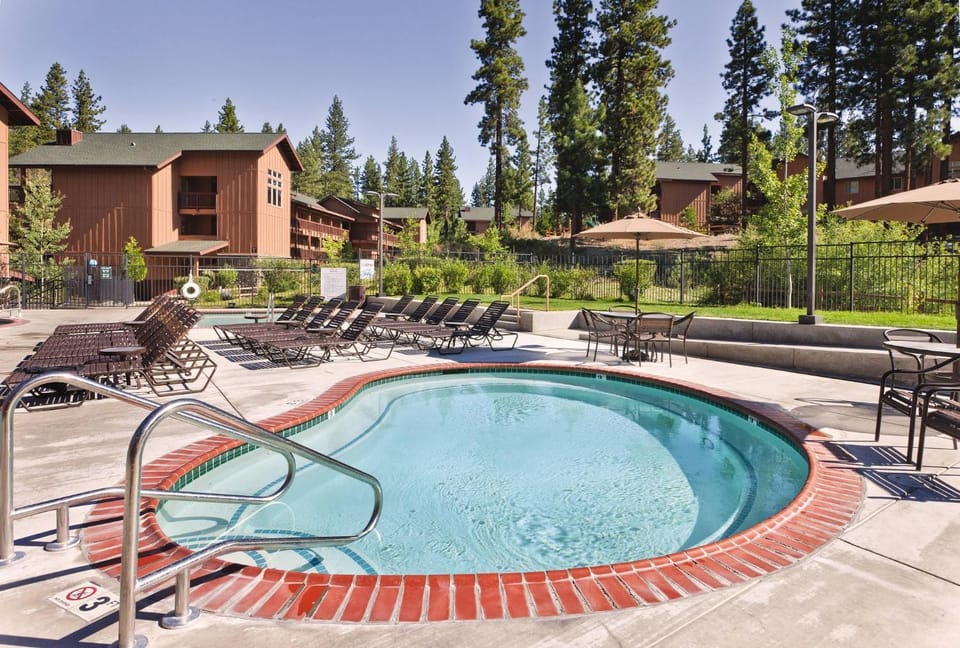 South Shore Resort 1BR Apartment House in Round Hill Village