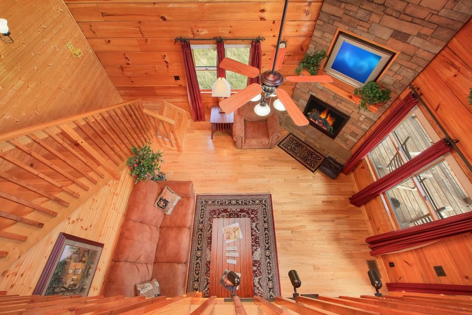 Life's a Bear House in Gatlinburg