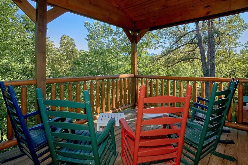 Four Seasons House in Sevier County