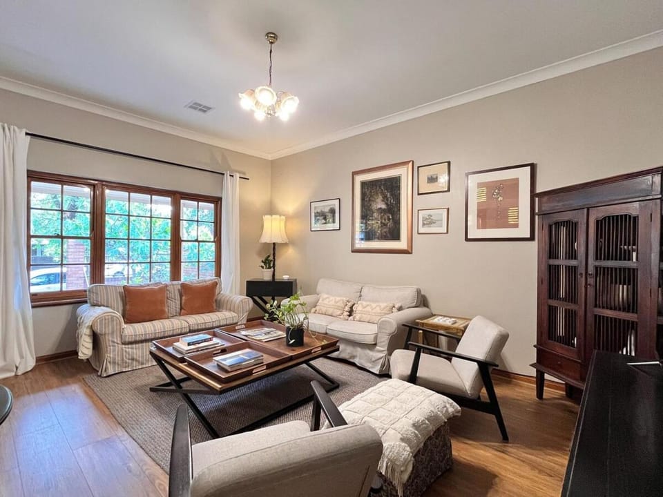 Charming Character Cottage Quiet Retreat near CBD Villa in Adelaide