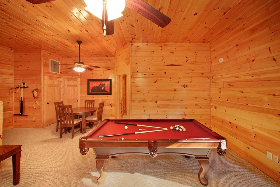 Bear Cub Lodge House in Sevier County