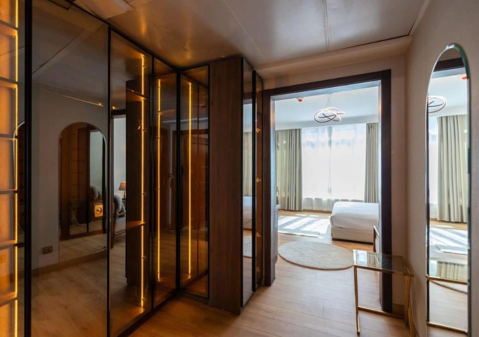 Bedroom, wardrobe