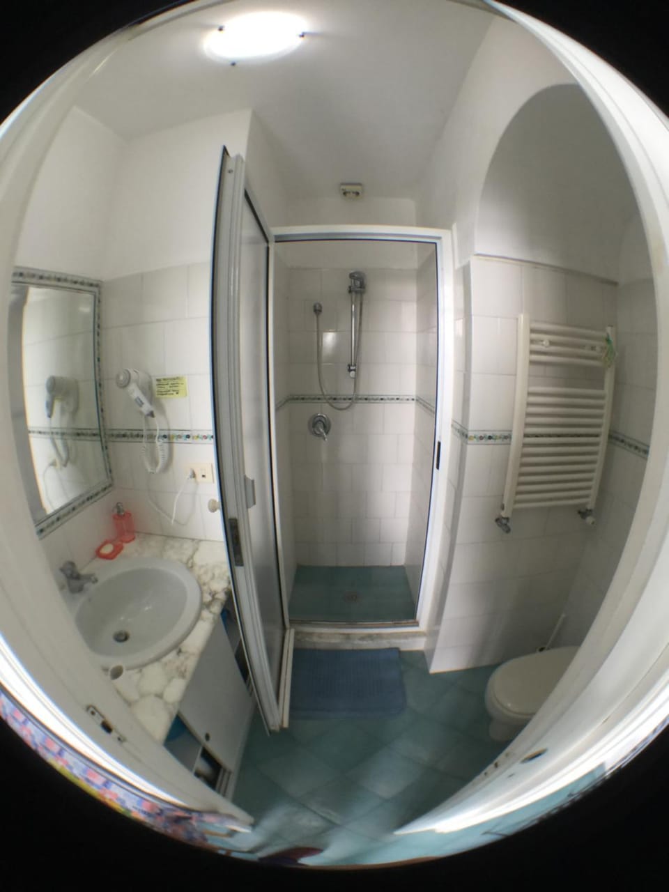 Shower, Toilet