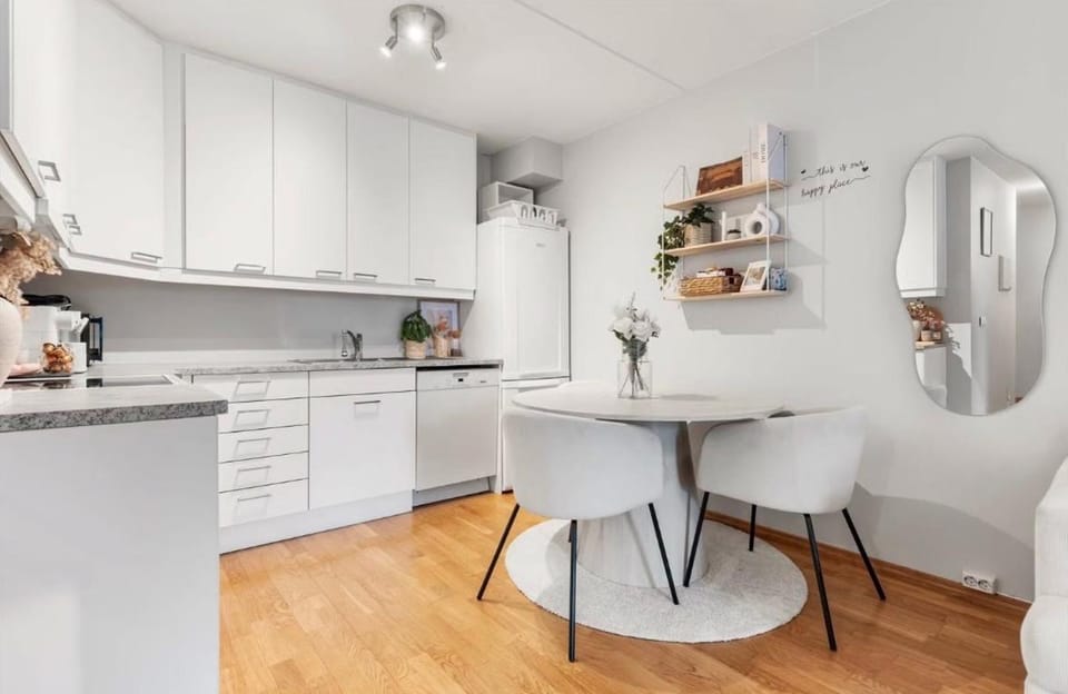 Dining area, kitchen