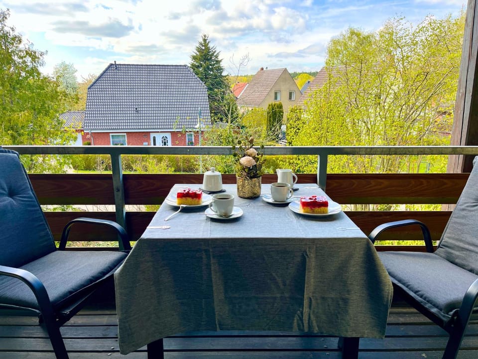 View (from property/room), Balcony/Terrace, Seating area