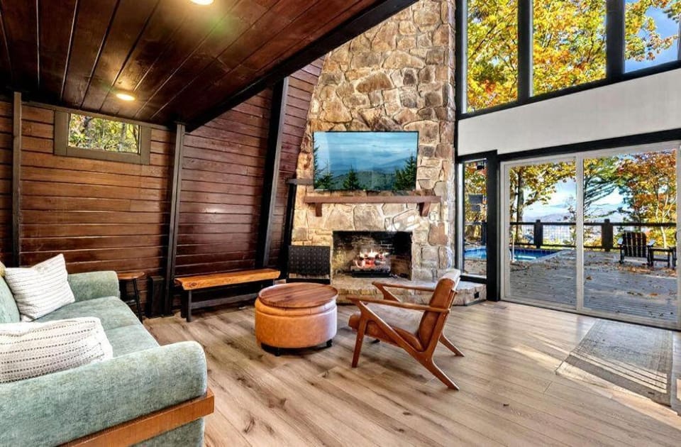 Soakin Up The Views House in Gatlinburg