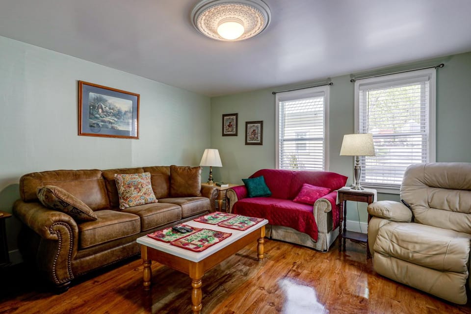 Riverside Franklin Townhome: 2 Private Balconies! House in Franklin
