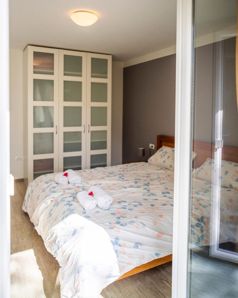 Bedroom, wardrobe