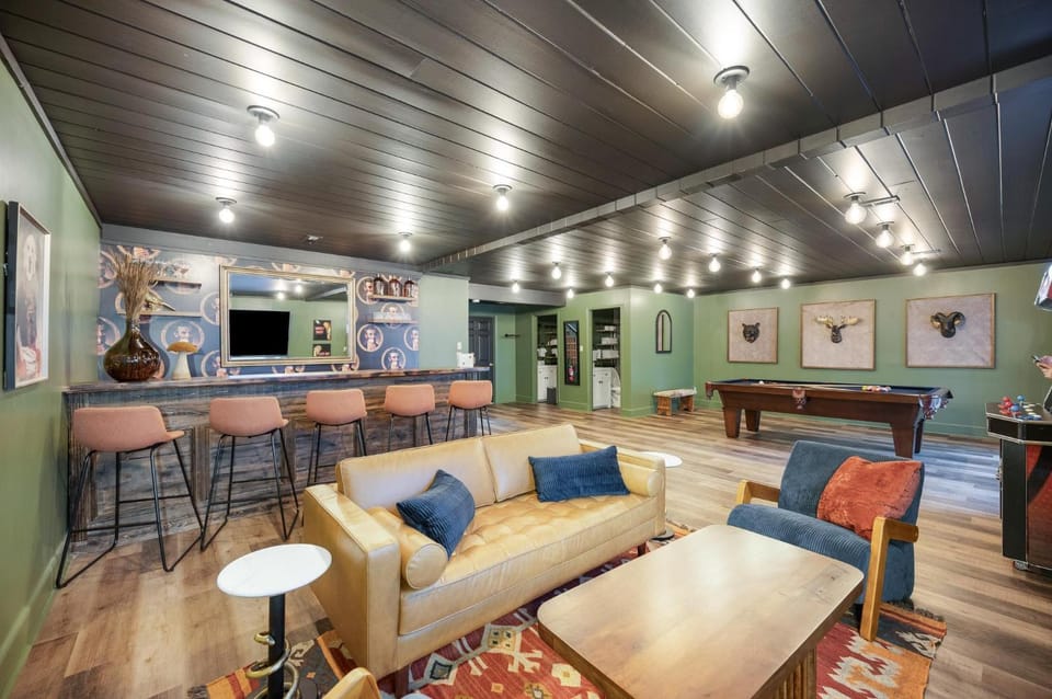 Bluff Mountain Inn Chalet in Sevier County