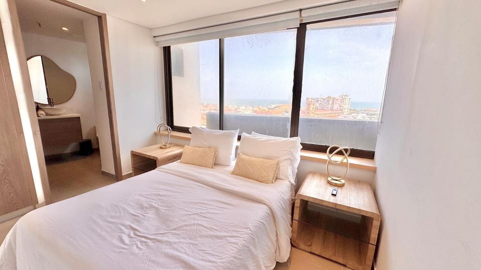 1BR Loft | Old Town View + 2 Baths Apartment in Cartagena