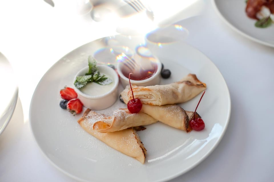 Food and drinks, Food, Breakfast, Continental breakfast, Lunch, Drinks