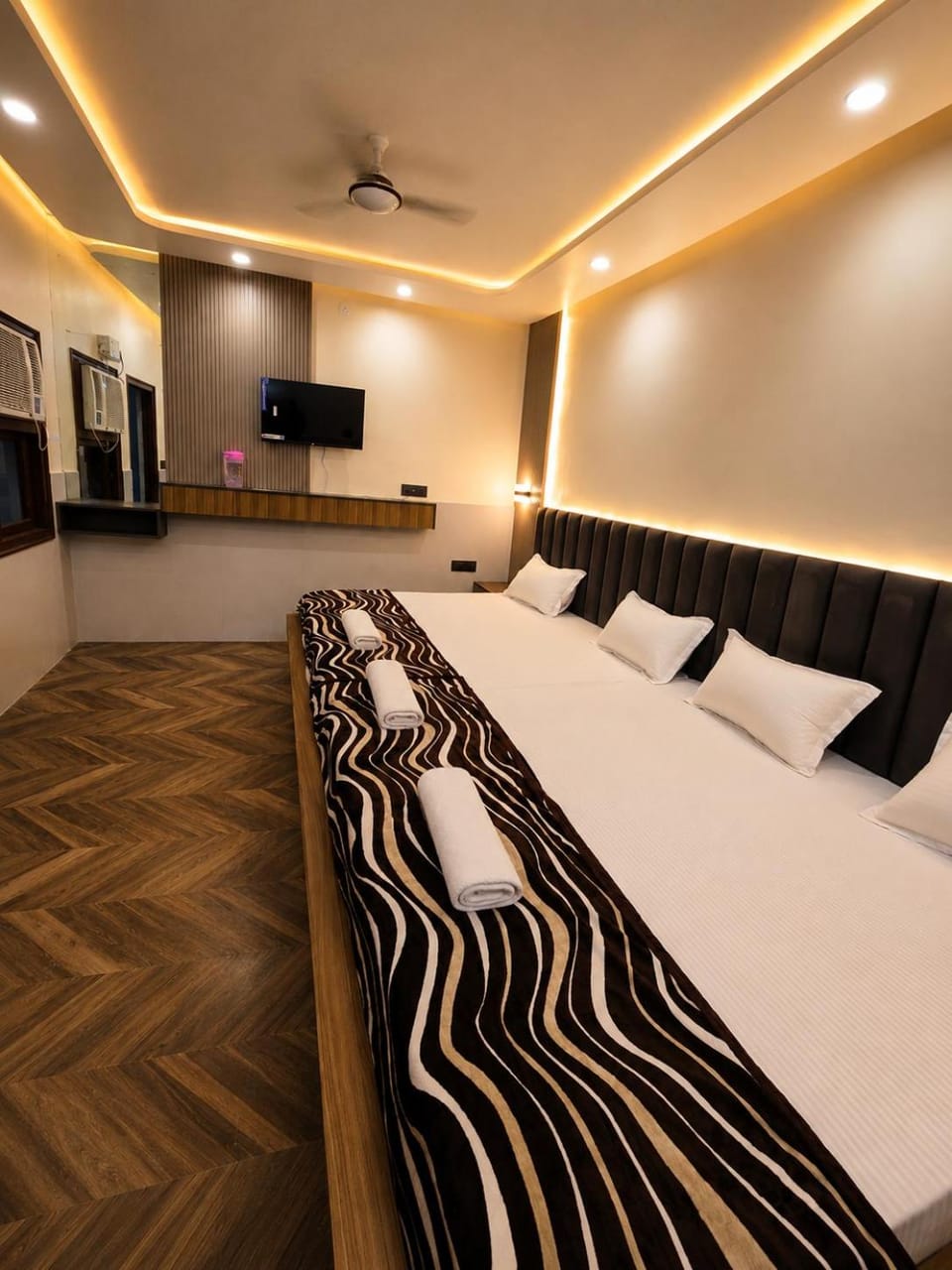 Bedroom, air conditioner