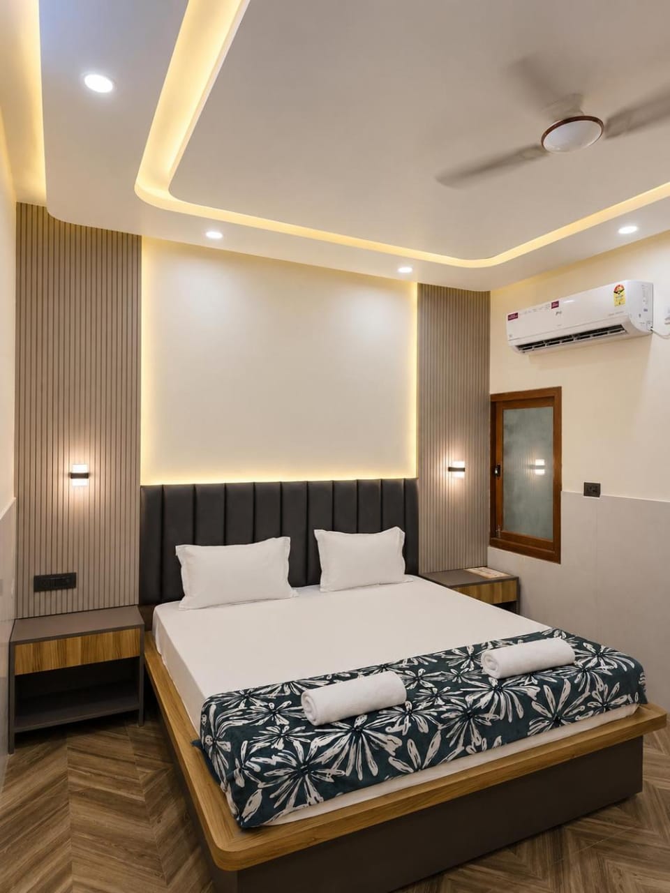 Bedroom, air conditioner