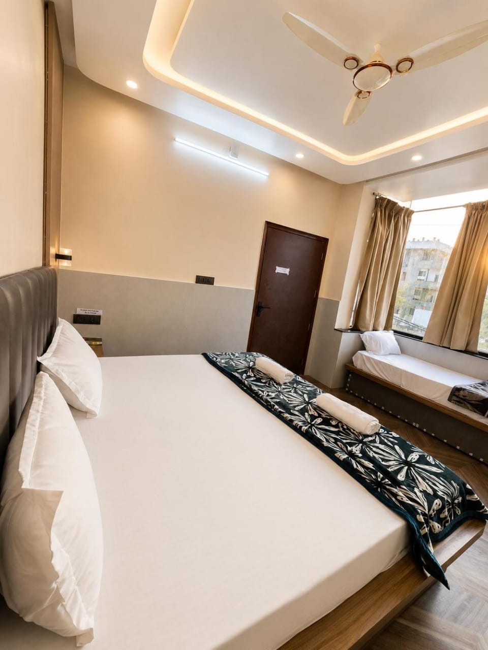 Bedroom, air conditioner