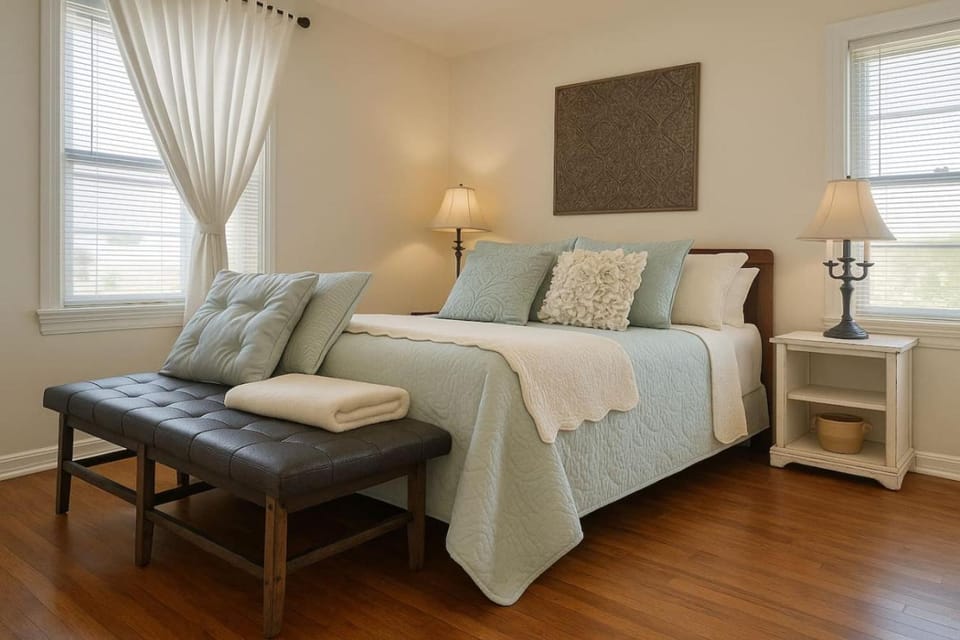 Cozy Cottage Centrally Located WorkerFriendly House in Sherman