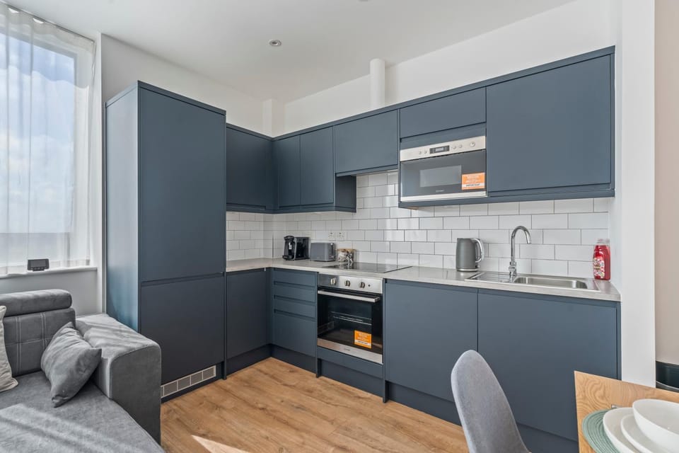 Coffee/tea facilities, Kitchen or kitchenette, stove, toaster