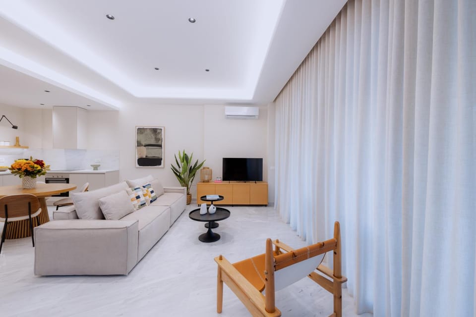 TV and multimedia, Living room, Seating area, air conditioner