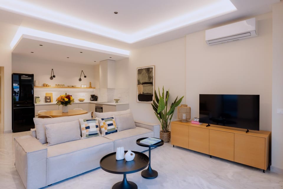 Kitchen or kitchenette, Living room