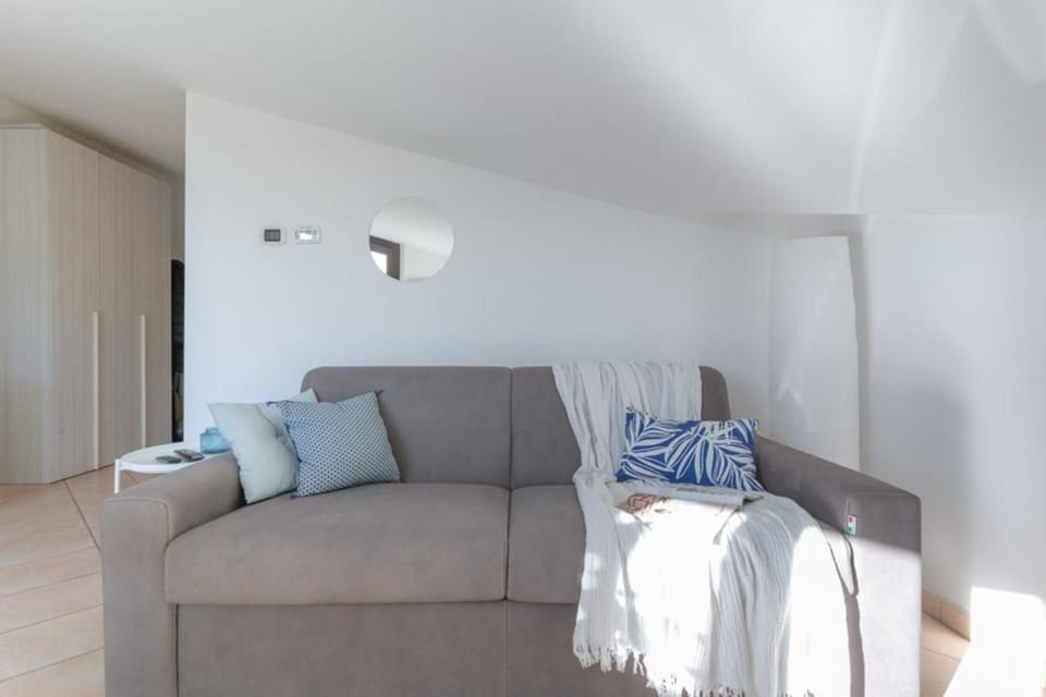Bed, Living room