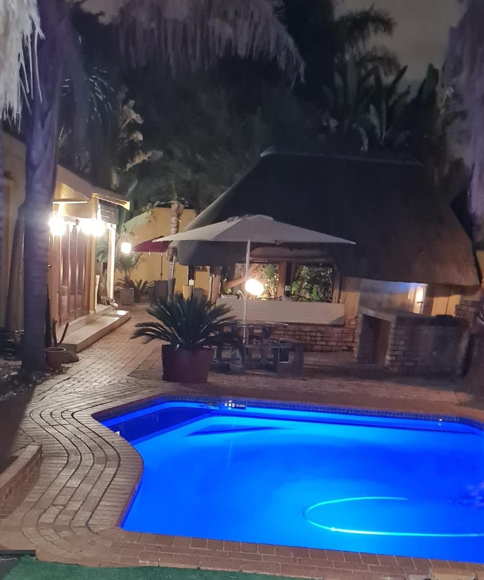 Property building, Garden, Pool view, Swimming pool