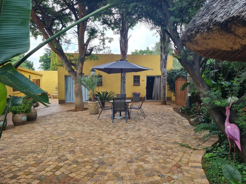 Property building, Garden, Garden, Garden view